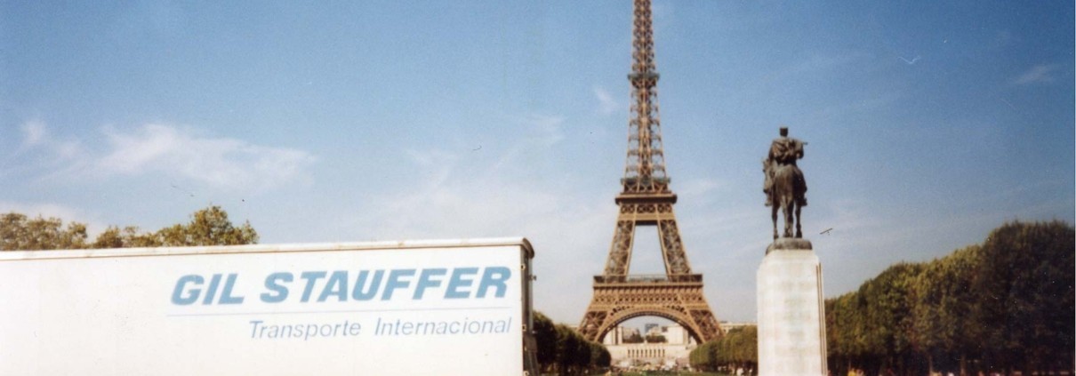 Precio de mudanza internacional - Camión Gil Stauffer en ruta internacional
