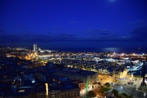 Mudarse a Barcelona: 6 razones para trasladarse a Barcelona Mudarse a Barcelona - Vista nocturna de Barcelona