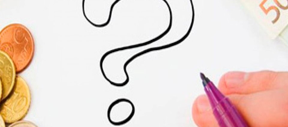 Consejos para ahorrar gastos en el hogar tras la mudanza Ahorrar gastos en el hogar tras la mudanza - Dinero con interrogación