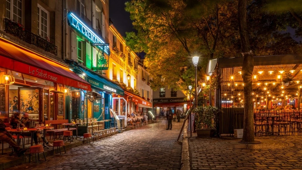 Moving to France - Paris by night