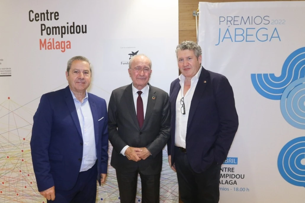 PREMIOS JÁBEGA 2022 - José Luís López Alonso, presidente de Gil Stauffer; Francisco de la Torre, alcalde de Málaga y Carlos Barreno, director de Gil Stauffer Málaga