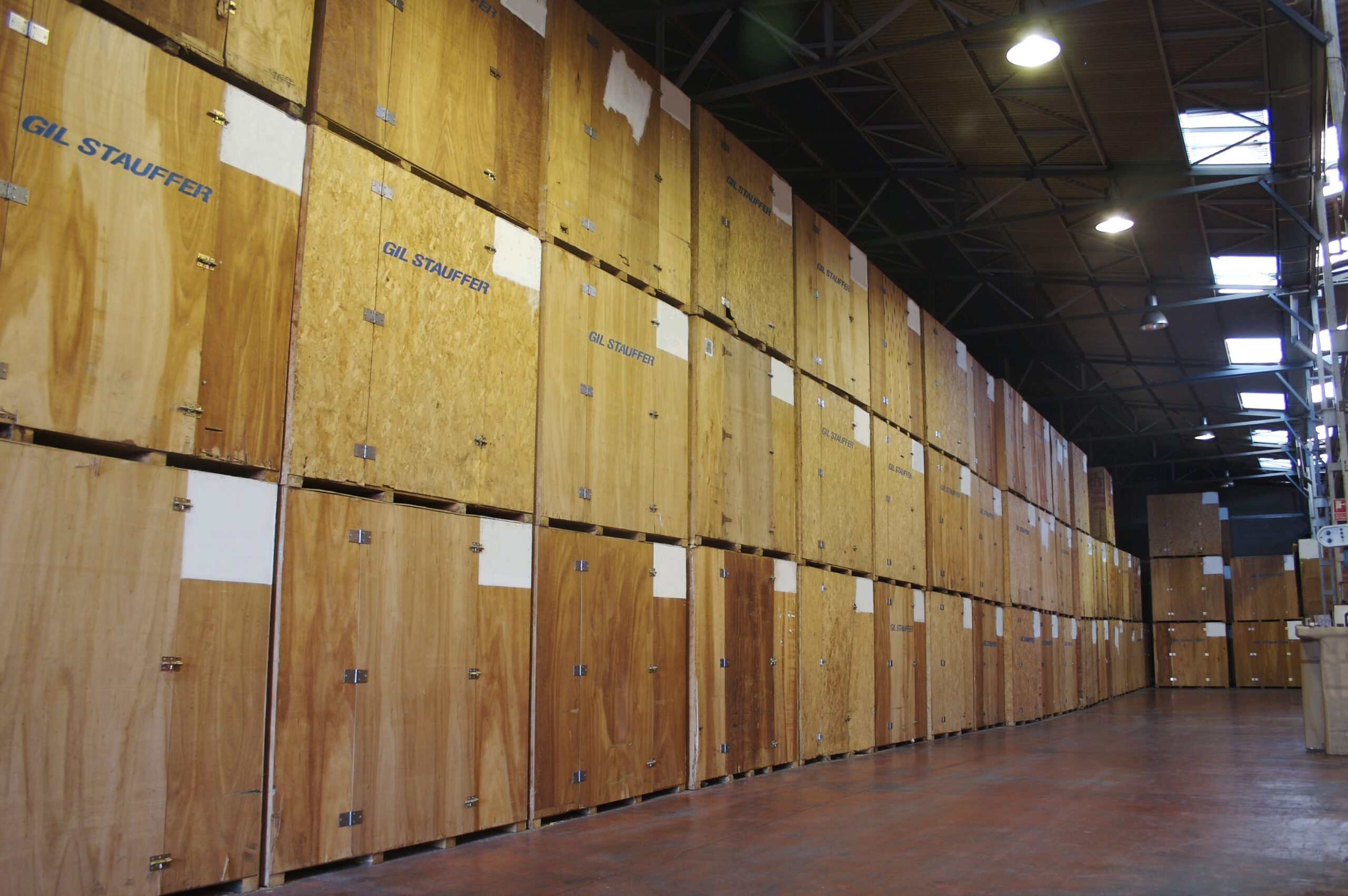 Removals: What items can be stored in a furniture repository?