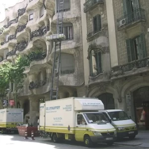 Moving-in-La-Pedrera-Barcelona