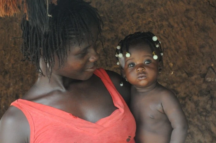 Moving to Equatorial Guinea - Mother and daughter