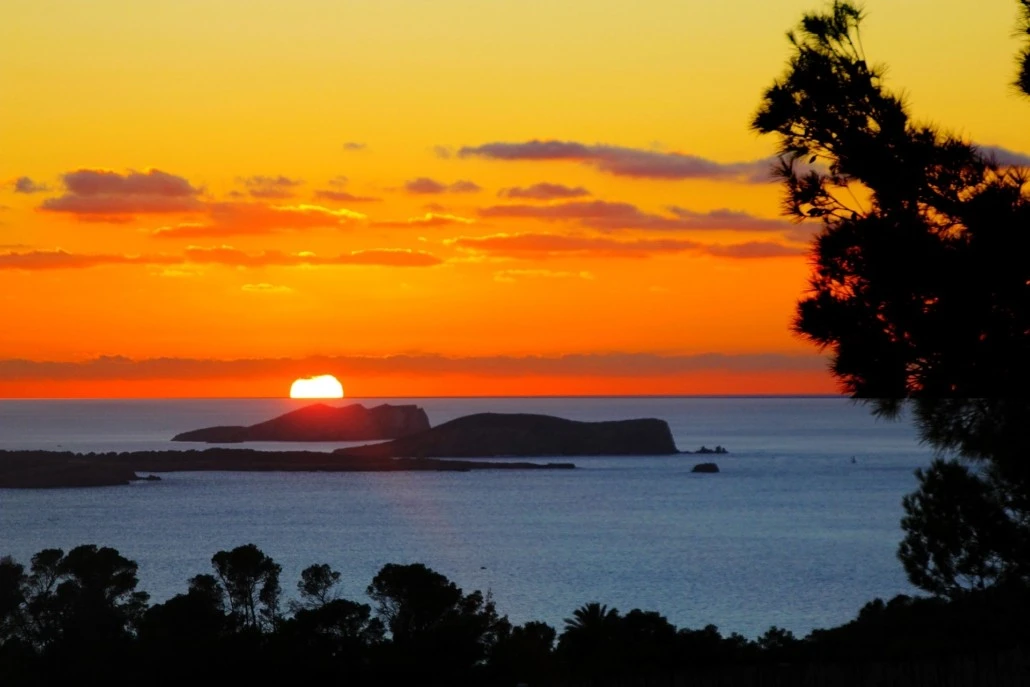 Mudanzas a Baleares - Puesta de sol en San Antonio - Ibiza - Islas Baleares